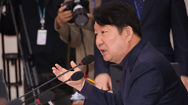 권영진 "이대로 가면 2026년 선거에서 참패···윤석열, 조용히 있어야"