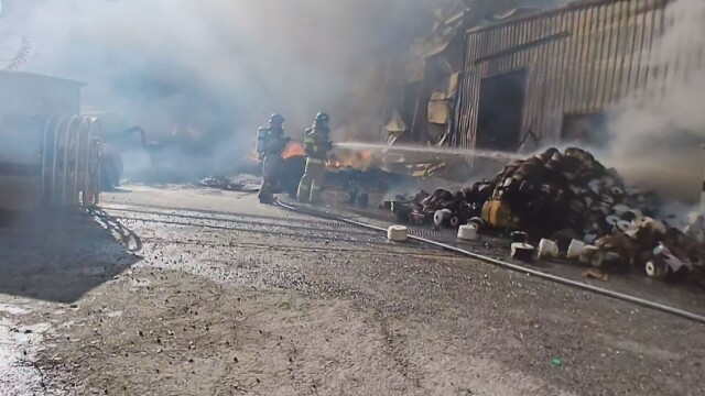 왜관 공장 화재 10시간 만에 진화...3개 공장 7동 3,177㎡ 소실