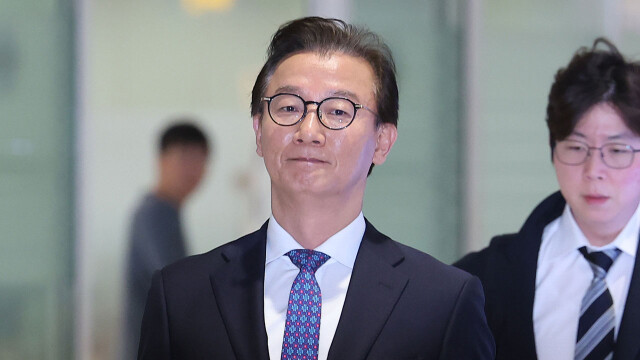 [속보] '통일교 금품' 의혹 전재수 사의 "허위 의혹이지만 장관직 내려놓고 당당하게 대응할 것”