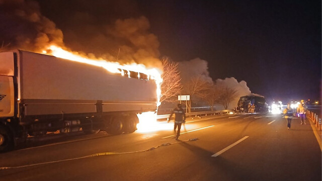 경북 칠곡 국도에서 화물차끼리 추돌···1명 심정지, 1명 부상