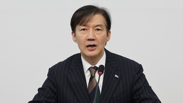 조국 "나경원은 '천정궁 갔지?'에, 한동훈은 '네 가족 맞지?'에 답하라"