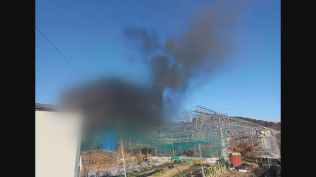 경북 구미 단독주택 화재 ···건물 절반 타