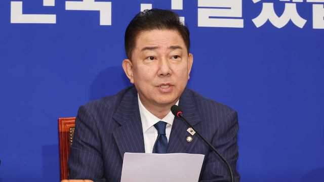 [속보] '각종 특혜·비위 의혹' 민주당 김병기 원내대표 사퇴