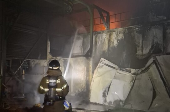 경북 경주 건설기계장비 공장서 불…2천400여만 원 피해