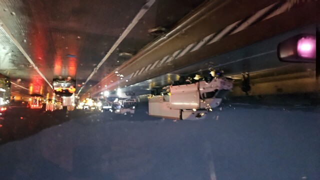 1보]서산영덕고속도로 상주 구간서 다중 추돌 사고..4명 숨져