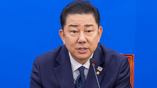 [속보] '공천헌금 의혹' 김병기 의원 부부와 측근, 전직구의원 포함 5명 출국금지