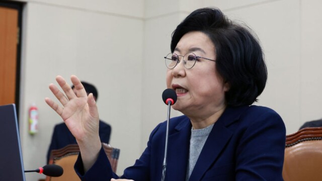 이혜훈 청문회, 자정 넘겨 종료…부정 청약·편입 특혜, 파혼 위기 주장까지