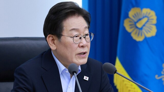 이재명 대통령 지지율 60%···정당 지지도는 민주당 44%·국민의힘 25%