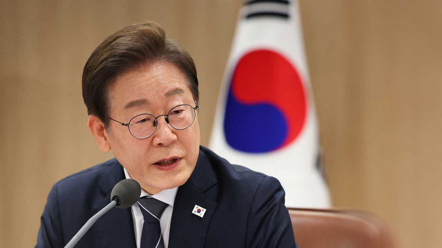 이재명 대통령, 연휴 첫날도 부동산 메시지 "집 팔라고 강요하지 않아"