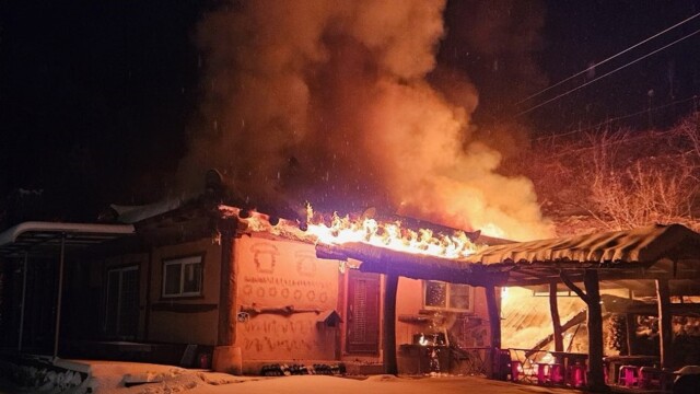 경북 김천 숙박시설 화재···3개 동 소실