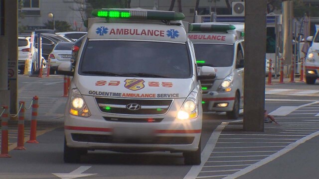 중앙고속도로에서 화물차끼리 추돌…60대 운전자 숨져