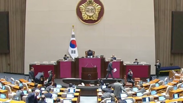 [속보] 국민투표법 개정안, 범여권 주도 국회 본회의 통과···국민의힘 불참