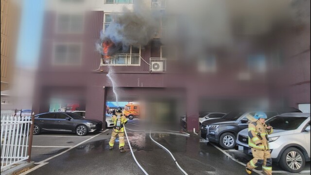 경북 청도 아파트서 전동킥보드 충전 중 화재