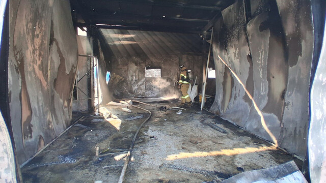 경북 영주 창고서 불…용접 불티 날리면서 발화 추정