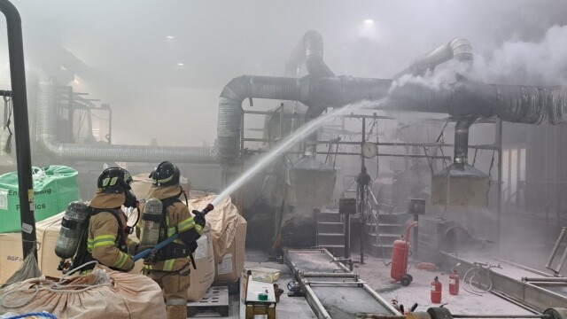 경북 고령 플라스틱 제품 공장에서 불···50분 만에 진화