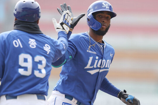 '연패' 없는 삼성라이온즈, 이승현 호투+홈런 3방···시범경기 4승째