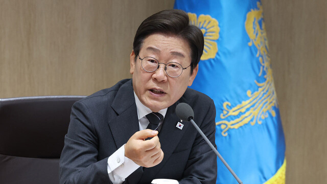 이 대통령 "다주택 공직자에게 집 팔라 말라 하지 않아"