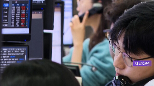 코스피 3% 가까이 하락, 환율 1520원대 접근⋯중동전쟁 여파 이어져