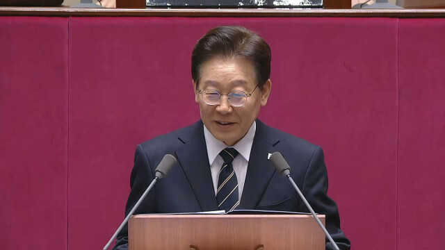 [속보]이재명 대통령 "비상 상황에는 그야말로 비상한 대책이 필요"