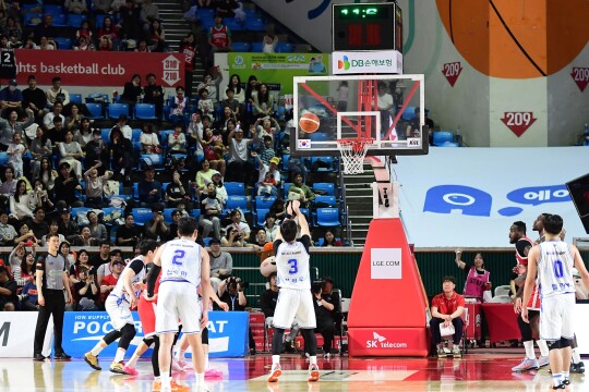 2번의 역전, 연장까지 이어간 한국가스공사…탈꼴찌 결정은 '최종 삼성전'