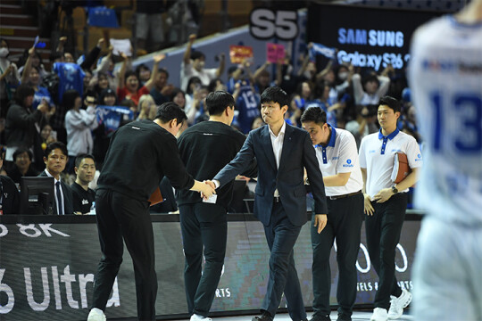 '역사적 순간' 넘쳤던 프로농구 2025-26시즌 최종전···웃은 건 한국가스공사