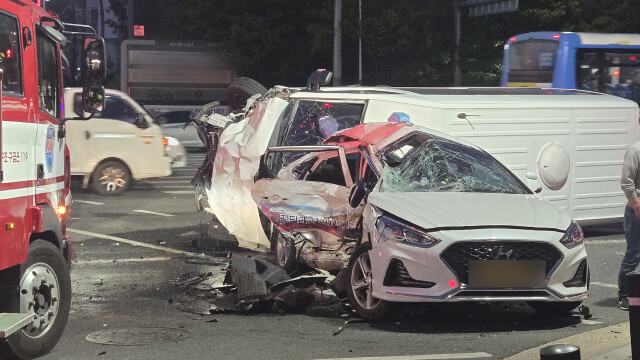 대구 달성군에서 승합차가 택시 들이받아···2명 중상