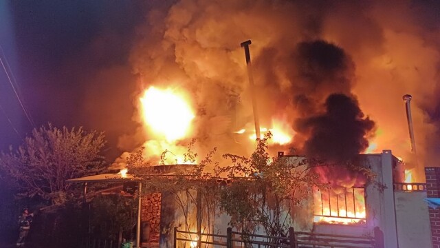 포항시 신광면 단독주택 화재로 전소···1명 다쳐