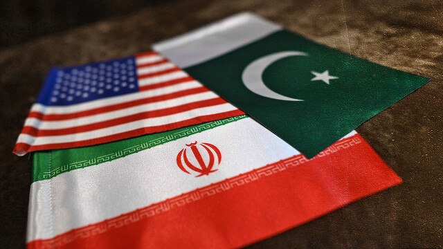 이란 외무장관, 다시 파키스탄으로 "미국에 '레드 라인' 서면 전달"···트럼프 "이제는 전화로 협상할 것"