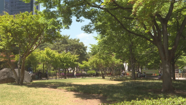 경북 김천 낮 최고 29.7도 기록···화요일은 흐림