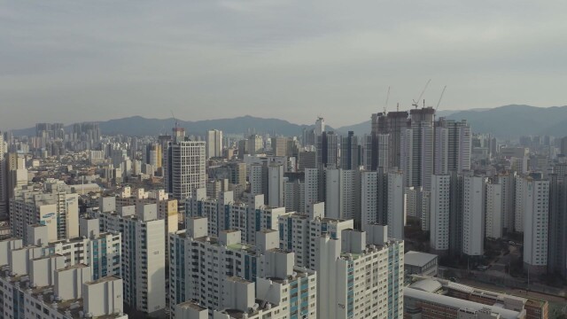 대구 아파트 매매가격 126주 연속 하락···전국 아파트 매매가격은 상승