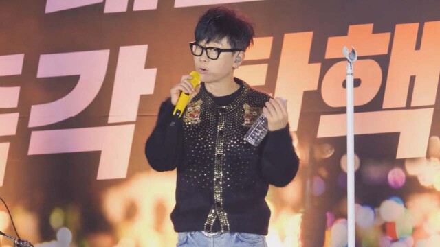 법원 "'이승환 공연장 대관 취소' 경북 구미시, 1억 2,500만 원 배상하라"