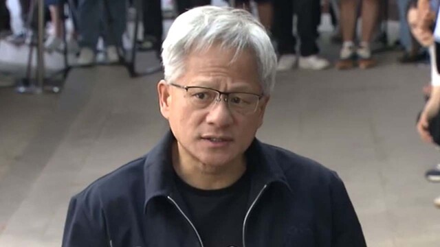 [속보] 한국 또 찾은 젠슨 황 "몇 가지 깜짝선물 준비돼 있다"···저녁엔 최태원·구광모·이해진 등 회동