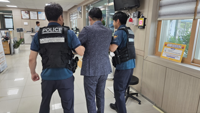 '민원인이 폭행하면 어떻게 대처하지?'···경북 성주군, 특이 민원 발생 모의 훈련