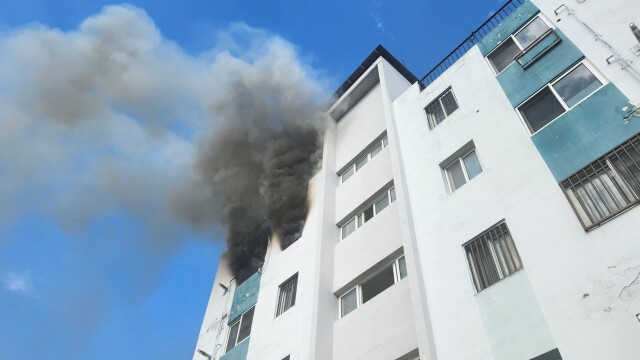 [2보] 경북 성주 아파트 화재‥ 1명 연기흡입