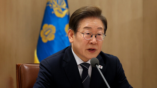 이재명 대통령 "국가 정책 때문에 결혼 망설이는 일은 결코 없어야"..‘결혼 페널티’ 제도 상 불이익 면밀히 조사 지시