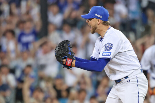 KBO 파이널, 보스의 '뜨거운 안녕'···삼성 6연승, 선두 질주