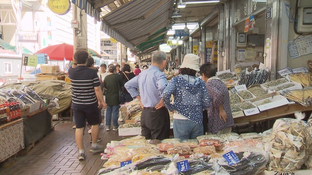 기차역 터미널 붐벼…재래시장 대목장 인파 몰려